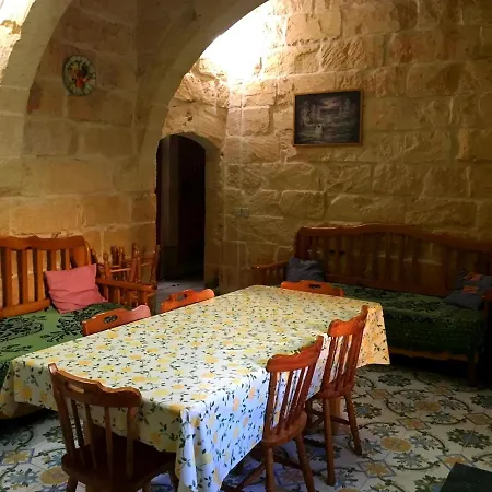 Tal-qajru Farmhouse