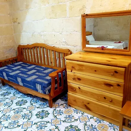 Tal-qajru Farmhouse بيت ضيافة