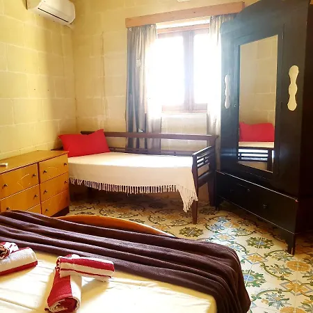 Tal-qajru Farmhouse Zebbug (Gozo)